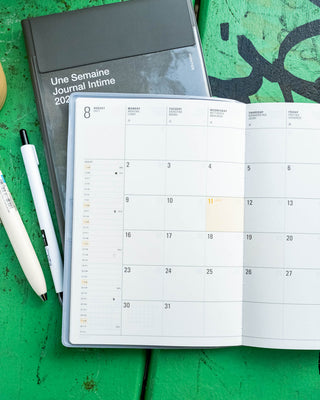 HIGHTIDE B6 weekly block planner open to a weekly calendar grid
