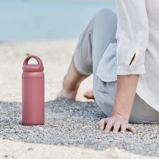 Compact 500ml day off tumbler with carry handle, pink finish