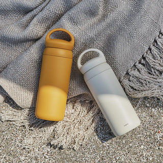 500ml day off tumblers, yellow and white with flip lids and carry handles