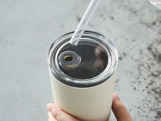 White insulated to-go tumbler with straw and lid, 480 ml capacity