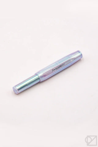 Iridescent pearl fountain pen with iridescent blue cap and smooth barrel