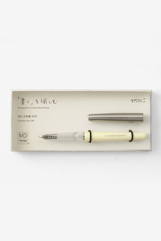 MD fountain pen in retail box, cream barrel and metallic nib