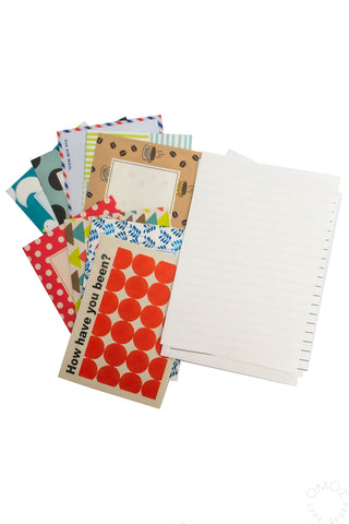 Midori Gasa Gasa letter set: stacked red circle cards and lined letter sheets
