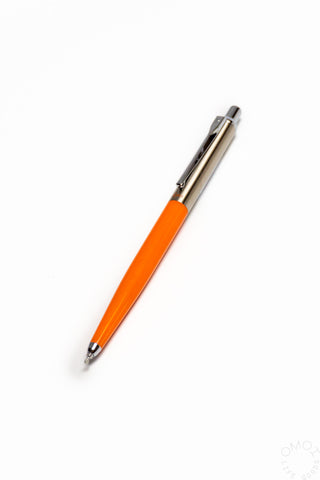 OHTO Rays gel pen in orange with metal needle tip and dark grip
