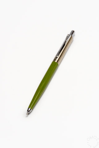 OHTO Rays gel pen in olive green with metal needle tip and dark grip