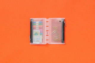 Fastener case mini-5, open with gray mesh pages and red divider bar