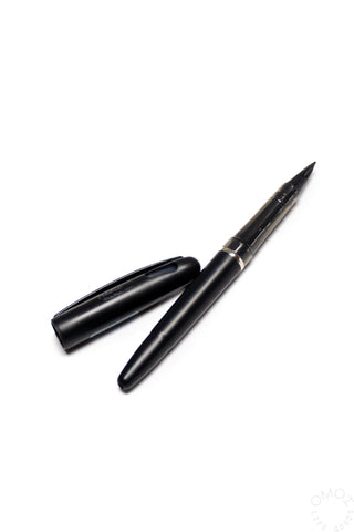 Pentel Tradio marker with black cap and pointed chisel tip