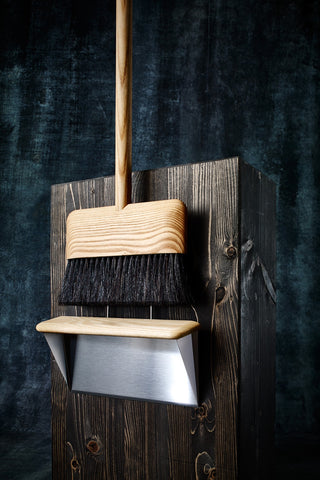 Redecker float broom with wall mount, light wood handle and black bristles