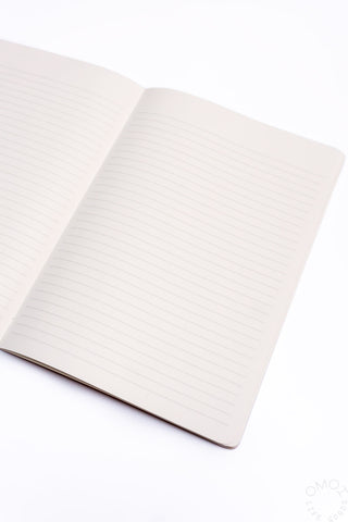 STÁLOGY 016 B5 notebook open to lined cream pages