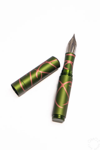 Pocket 6 fountain pen set: green salmon splash body and cap with pointed nib