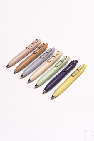 Uni-Ball One P gel pen set with assorted barrel colors and black tips