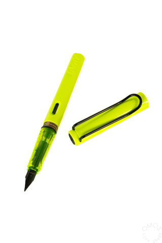 Neon yellow LAMY Safari fountain pen and cap, side-by-side
