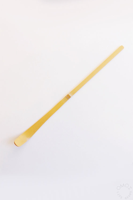 Bamboo matcha chashaku scoop with long light-yellow handle