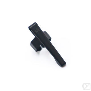 Sport pen clip in black metal, hinged clasp on black pen barrel